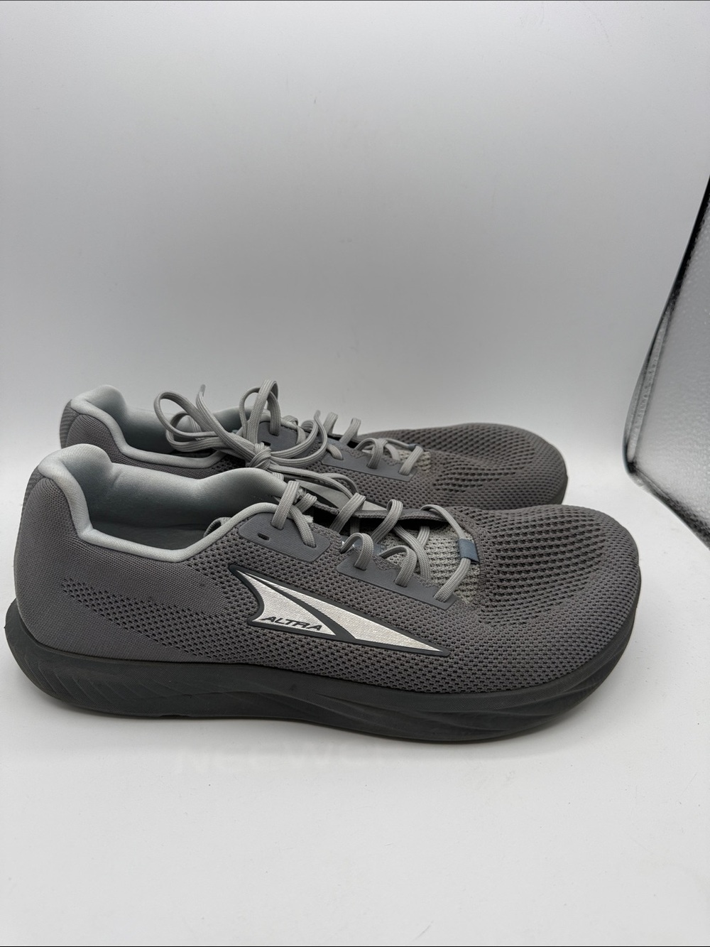 Altra ESCALANTE 4 men’s 10 Charcoal Mesh Athletic Shoes S15